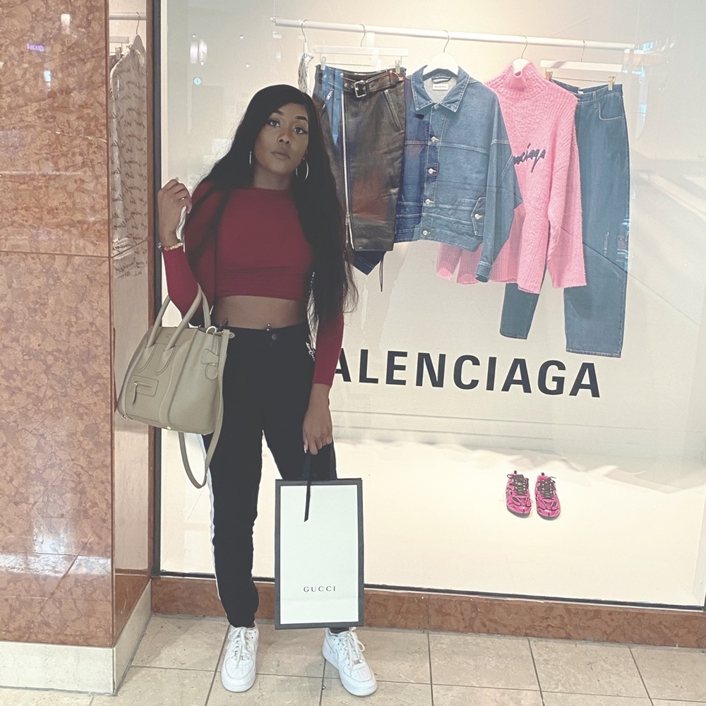 Meet your Posher, Caitlyn